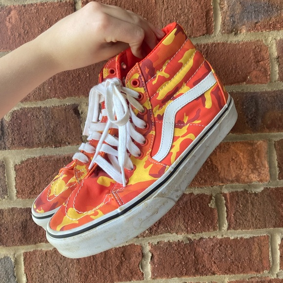 Sunset-camo hightop Vans- Size 8.5 - Picture 4 of 9